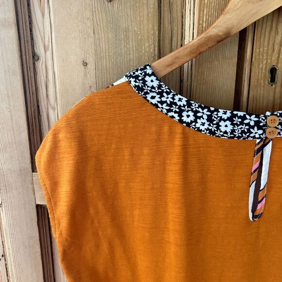 Porridge Clothing Womens XS Striped‎ Blouse Tee Orange White Blue Floral Trim - Picture 10 of 10